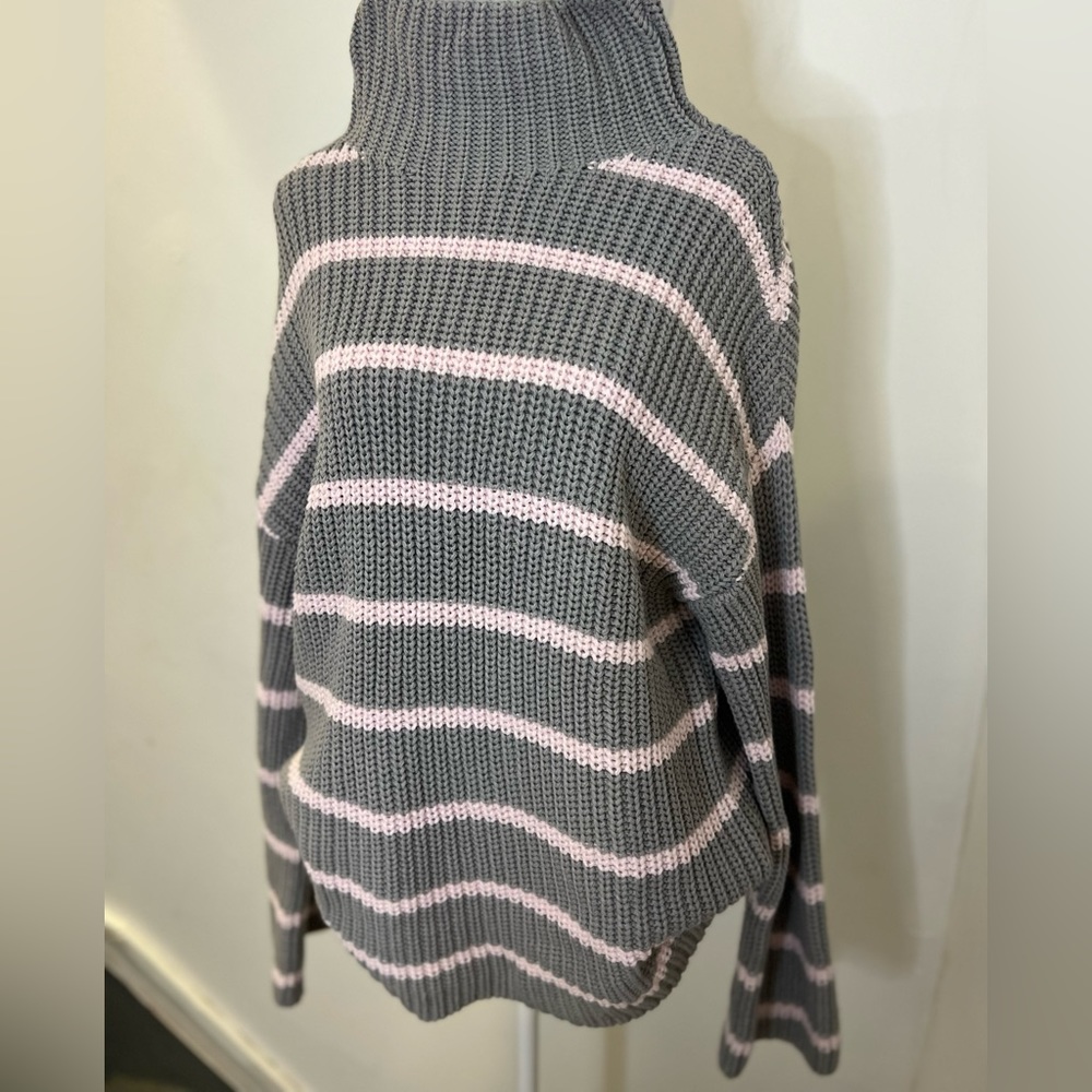 NWT Caslon SZ M Sweater Pullover Funnel Neck Gray Pink Striped Oversized
